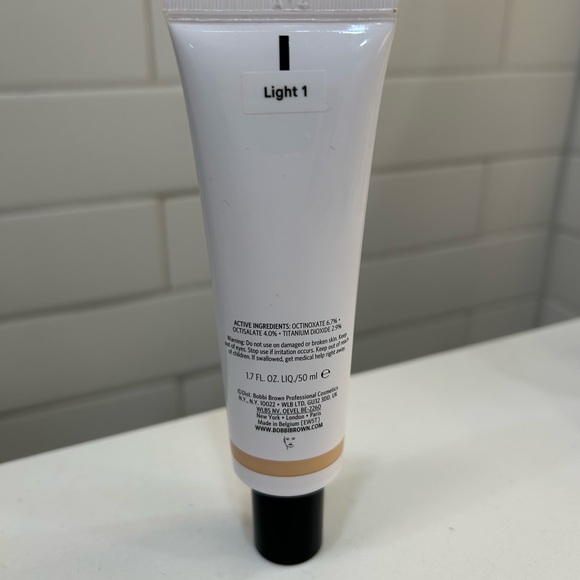 Bobbi Brown Vitamin Enriched Skin Tint - Picture 2 of 2
